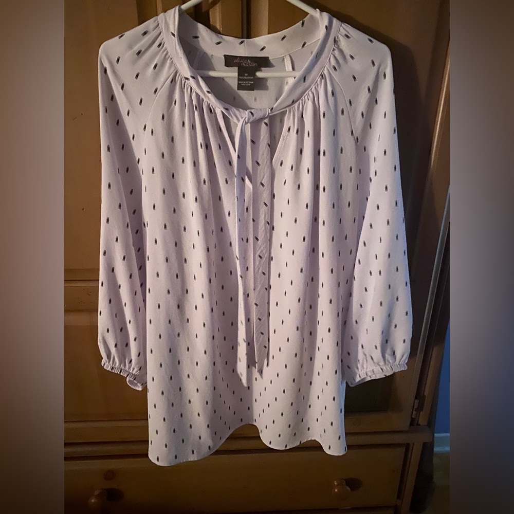 Women's White blouse with black accent